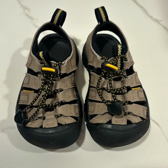 Keen Other - NWOT Keen Waterproof Hiking Shoes 6c